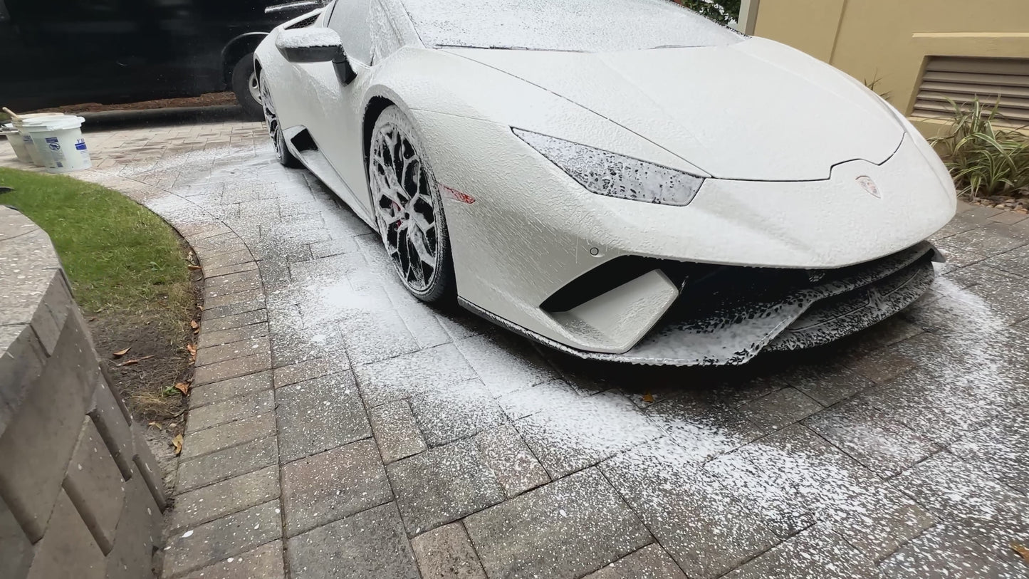 MoMo Motorsports Luxury Line "Shampoo" car wash soap